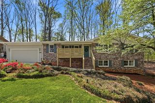 4304 Lindsey Way NE, Roswell, GA 30075