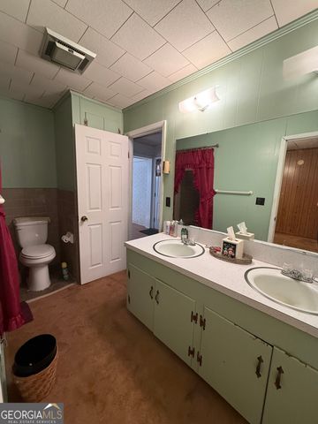 530 E Church Street, Sandersville, GA 31082