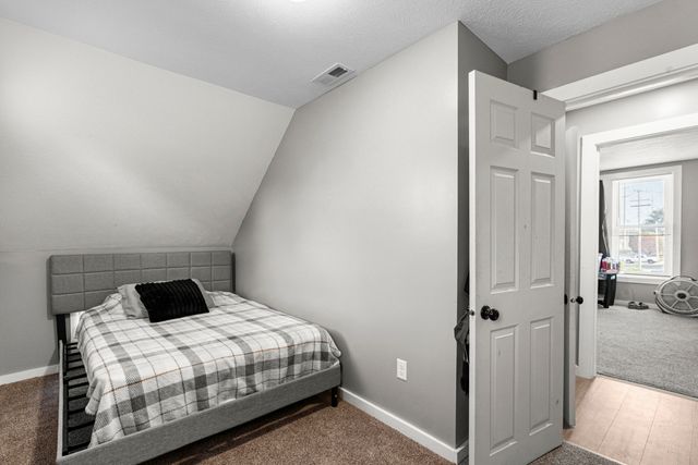 1302 AVENUE B, Council Bluffs, IA 51501
