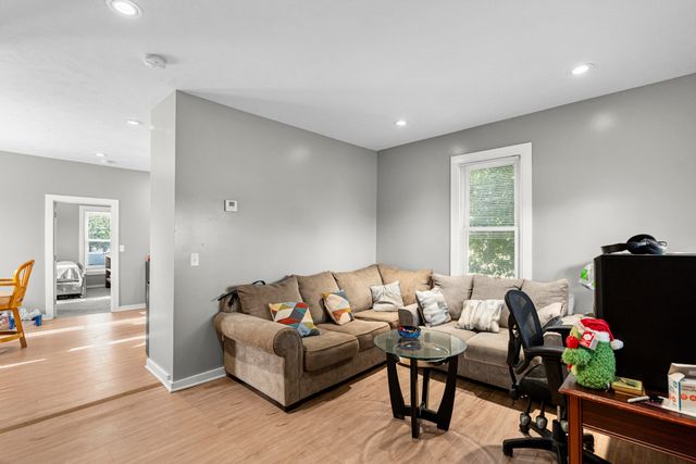 1302 AVENUE B, Council Bluffs, IA 51501