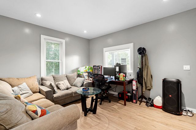 1302 AVENUE B, Council Bluffs, IA 51501