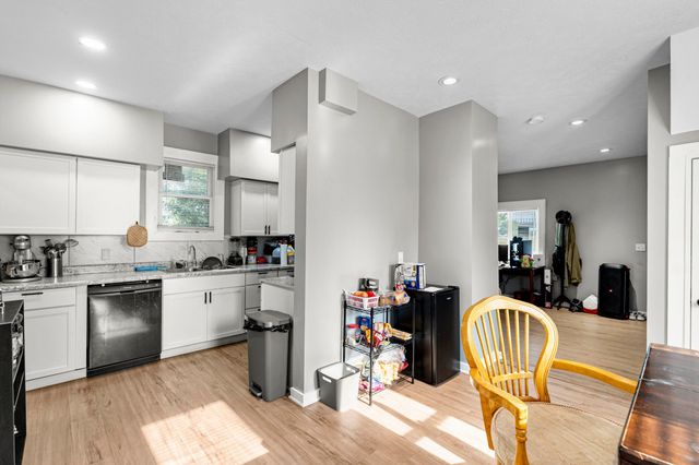 1302 AVENUE B, Council Bluffs, IA 51501