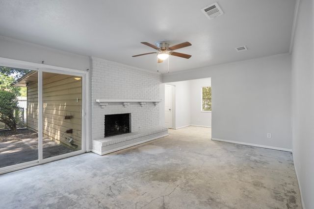 655 W PENTAGON Parkway, Dallas, TX 75224