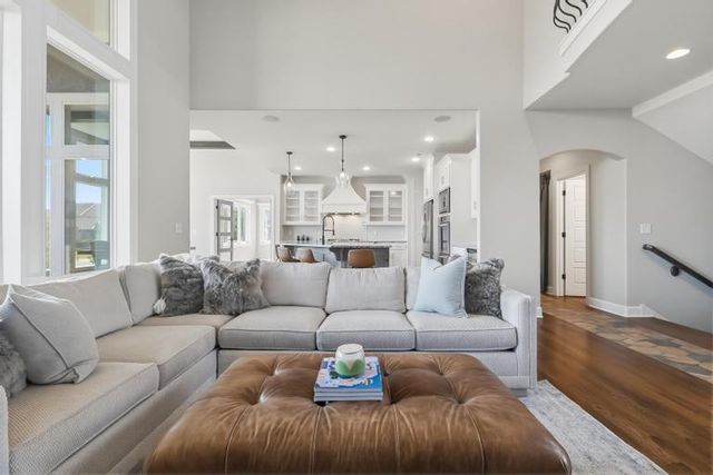 10231 N Kansas Avenue, Kansas City, MO 64155