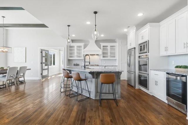 10231 N Kansas Avenue, Kansas City, MO 64155