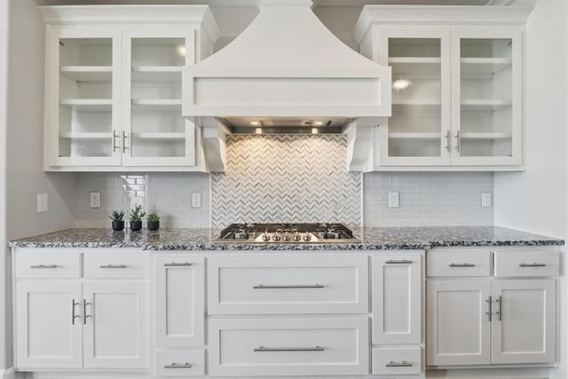 10231 N Kansas Avenue, Kansas City, MO 64155