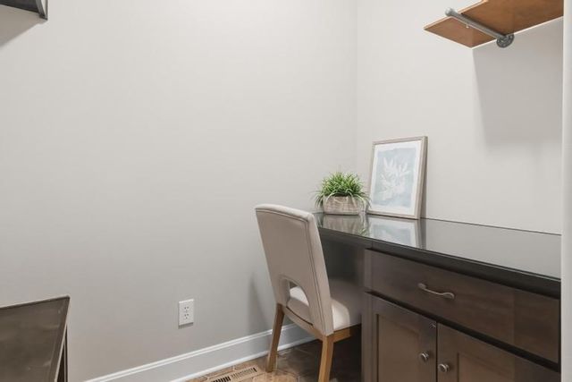 10231 N Kansas Avenue, Kansas City, MO 64155