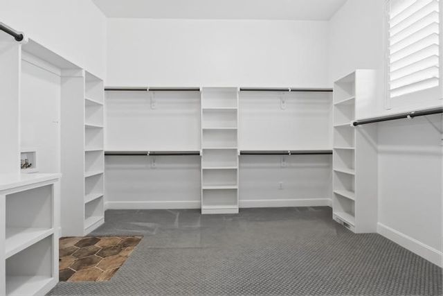 10231 N Kansas Avenue, Kansas City, MO 64155