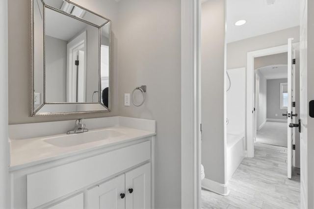 10231 N Kansas Avenue, Kansas City, MO 64155