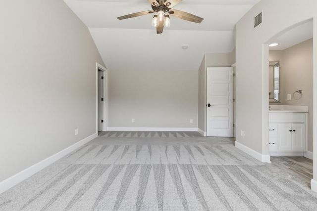 10231 N Kansas Avenue, Kansas City, MO 64155