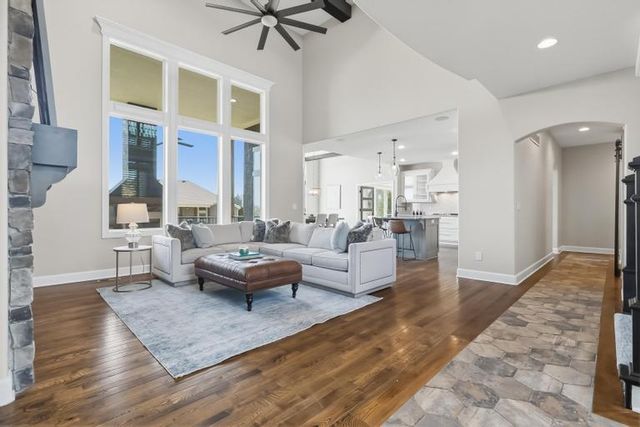 10231 N Kansas Avenue, Kansas City, MO 64155