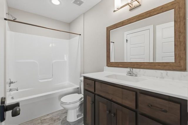 10231 N Kansas Avenue, Kansas City, MO 64155