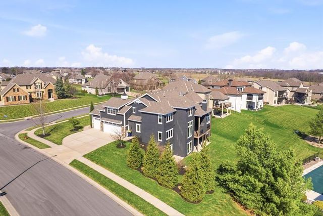 10231 N Kansas Avenue, Kansas City, MO 64155