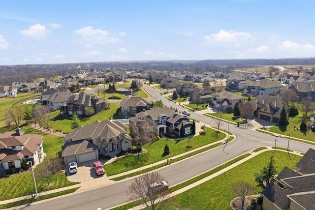 10231 N Kansas Avenue, Kansas City, MO 64155