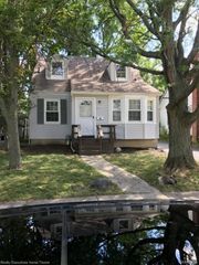 2427 Cambridge Road, Berkley, MI 48072