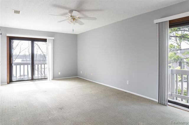 1695 Cliffs Landing 302, Ypsilanti, MI 48198