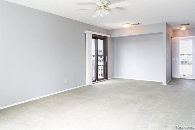 1695 Cliffs Landing 302, Ypsilanti, MI 48198