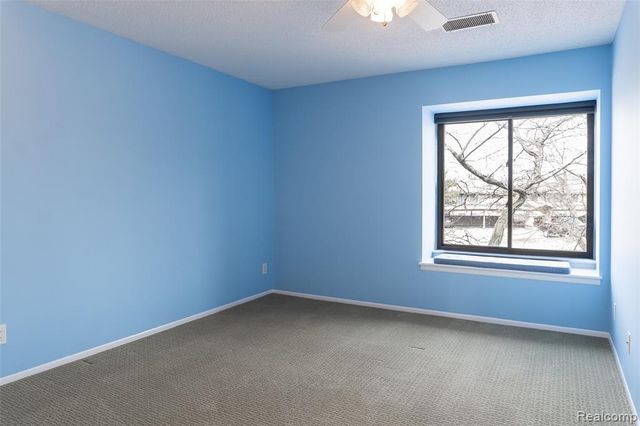 1695 Cliffs Landing 302, Ypsilanti, MI 48198