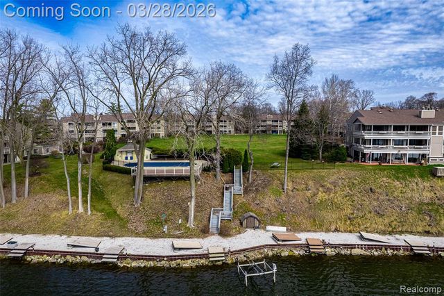 1695 Cliffs Landing 302, Ypsilanti, MI 48198