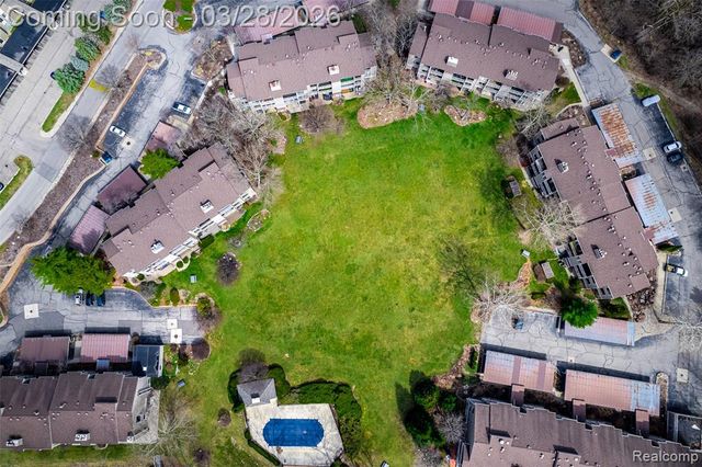 1695 Cliffs Landing 302, Ypsilanti, MI 48198