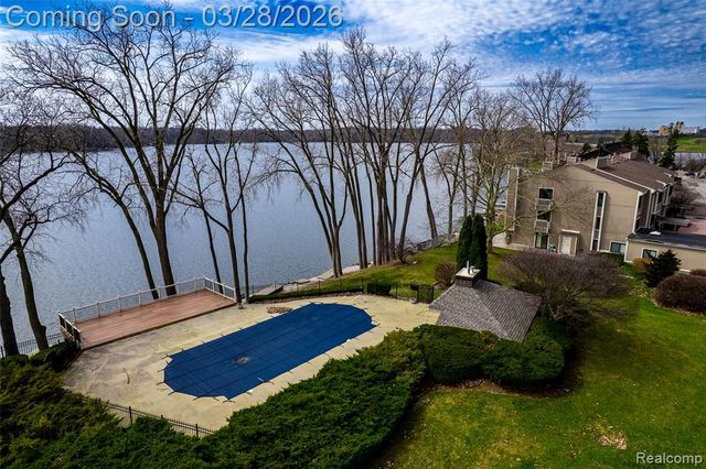 1695 Cliffs Landing 302, Ypsilanti, MI 48198
