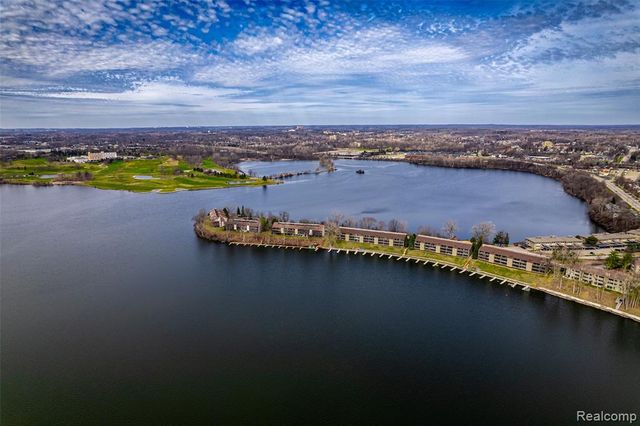 1695 Cliffs Landing 302, Ypsilanti, MI 48198