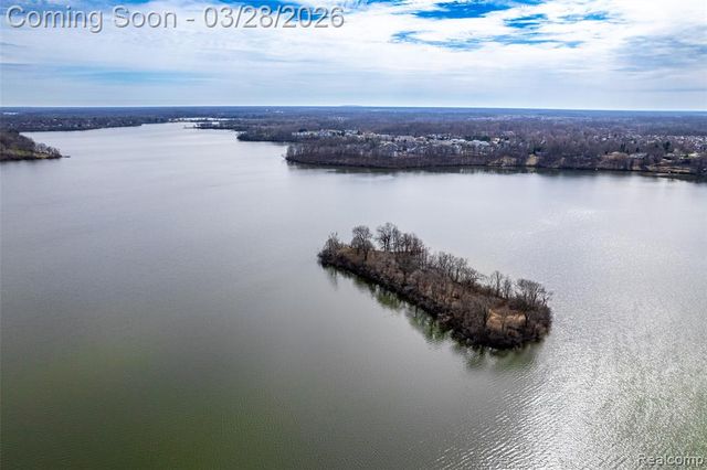 1695 Cliffs Landing 302, Ypsilanti, MI 48198