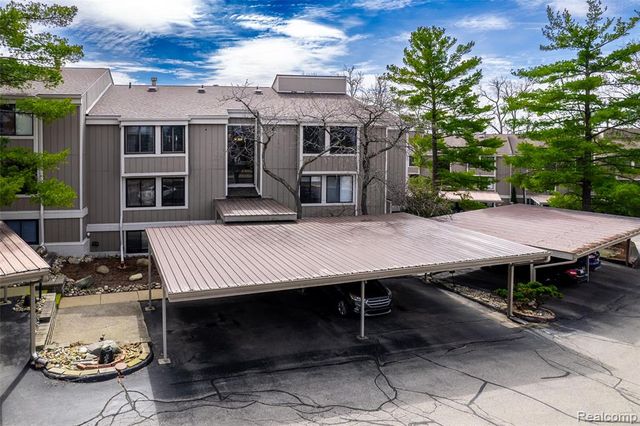 1695 Cliffs Landing 302, Ypsilanti, MI 48198