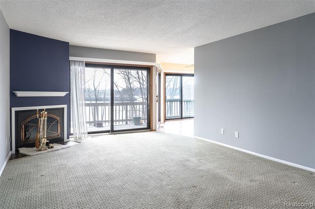 1695 Cliffs Landing 302, Ypsilanti, MI 48198