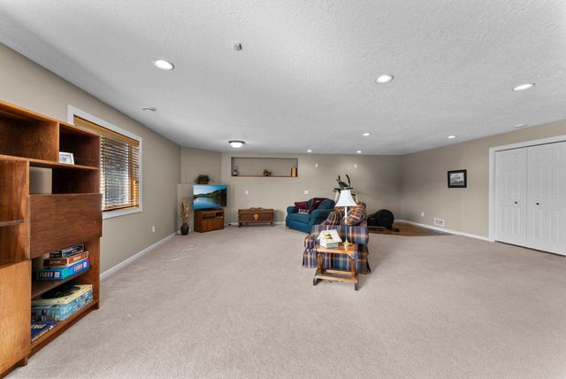 3642 Maple Drive S, Cambridge, MN 55008