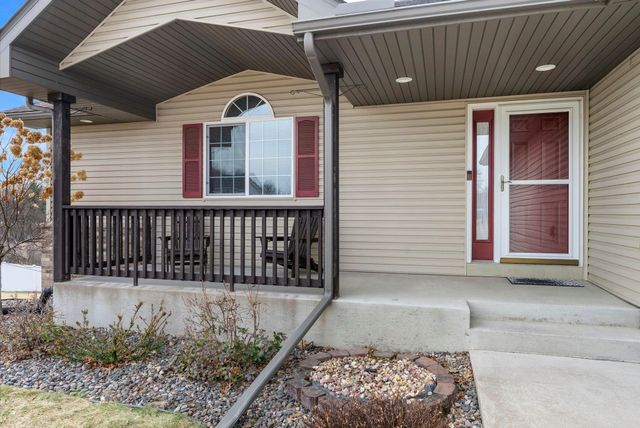 3642 Maple Drive S, Cambridge, MN 55008