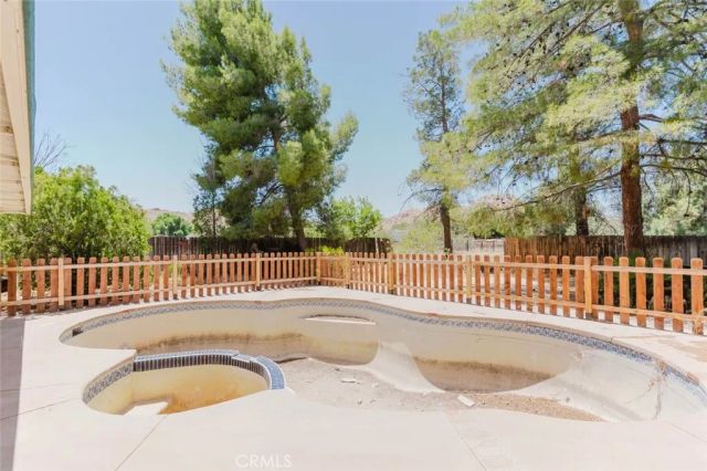 40155 176th Street East, Palmdale, CA 93591