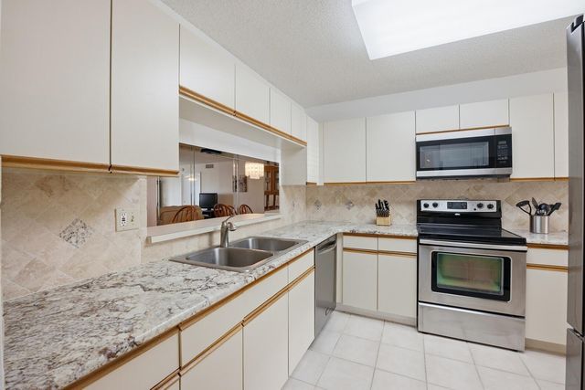 4725 Lucerne Lakes Blvd Boulevard E 110, Lake Worth, FL 33467