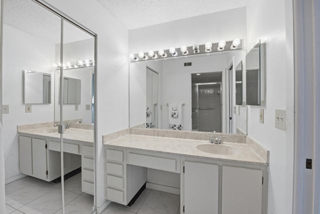 4725 Lucerne Lakes Blvd Boulevard E 110, Lake Worth, FL 33467