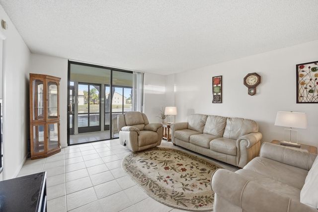 4725 Lucerne Lakes Blvd Boulevard E 110, Lake Worth, FL 33467