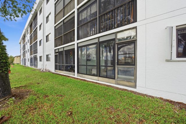 4725 Lucerne Lakes Blvd Boulevard E 110, Lake Worth, FL 33467