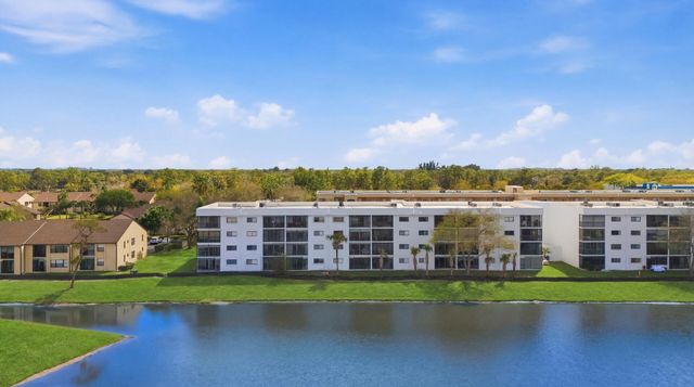 4725 Lucerne Lakes Blvd Boulevard E 110, Lake Worth, FL 33467