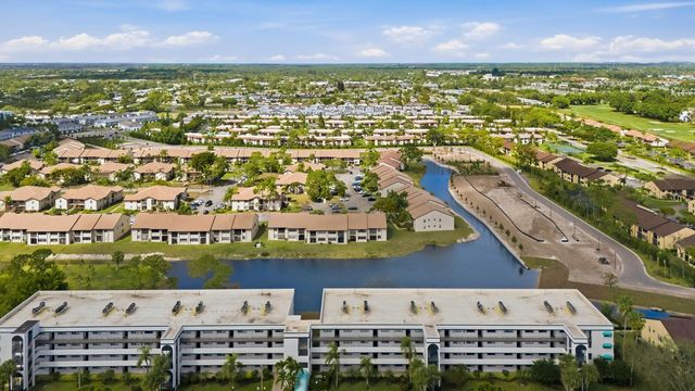 4725 Lucerne Lakes Blvd Boulevard E 110, Lake Worth, FL 33467