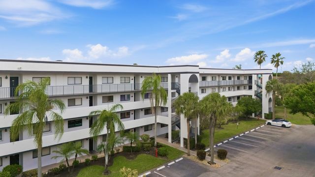 4725 Lucerne Lakes Blvd Boulevard E 110, Lake Worth, FL 33467