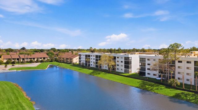 4725 Lucerne Lakes Blvd Boulevard E 110, Lake Worth, FL 33467