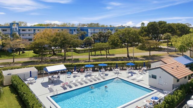 4725 Lucerne Lakes Blvd Boulevard E 110, Lake Worth, FL 33467