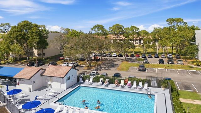 4725 Lucerne Lakes Blvd Boulevard E 110, Lake Worth, FL 33467