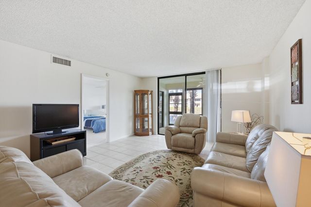 4725 Lucerne Lakes Blvd Boulevard E 110, Lake Worth, FL 33467