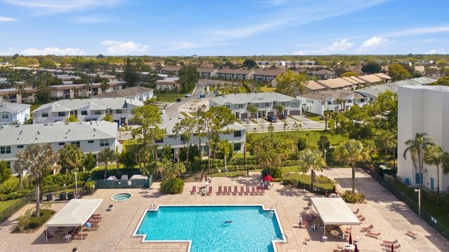 4725 Lucerne Lakes Blvd Boulevard E 110, Lake Worth, FL 33467