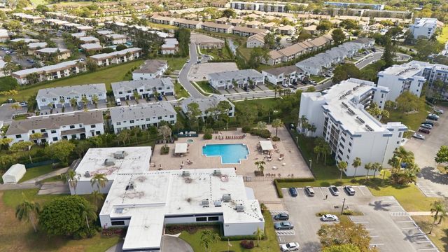 4725 Lucerne Lakes Blvd Boulevard E 110, Lake Worth, FL 33467