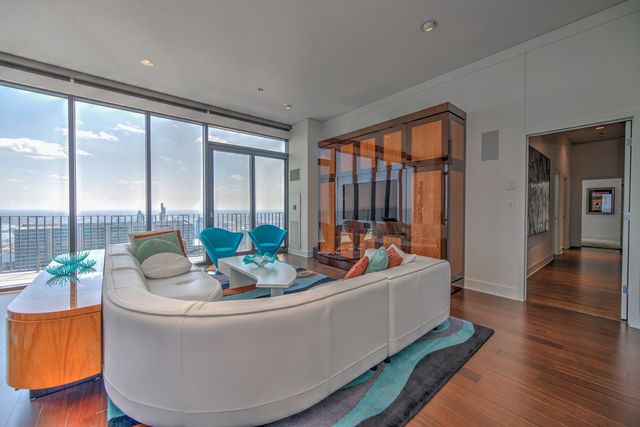 225 N Columbus Drive 8006, Chicago, IL 60601