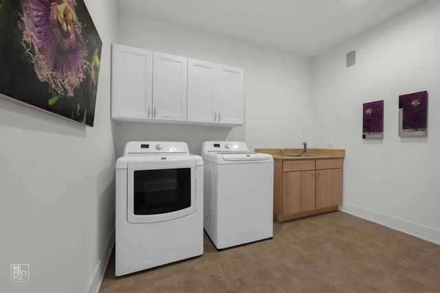 225 N Columbus Drive 8006, Chicago, IL 60601