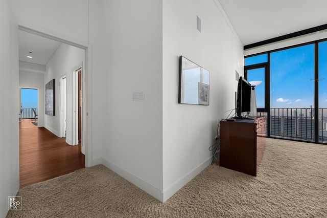 225 N Columbus Drive 8006, Chicago, IL 60601