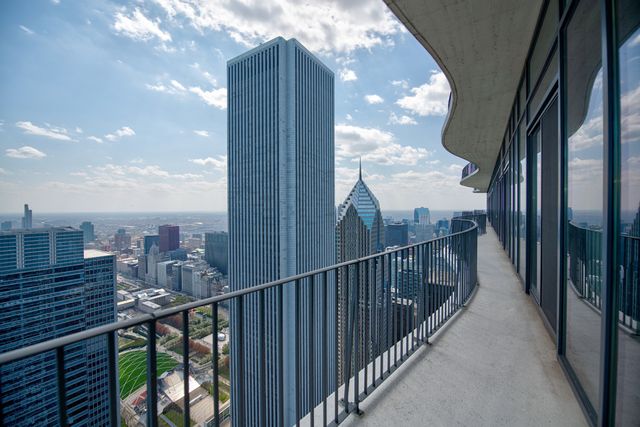 225 N Columbus Drive 8006, Chicago, IL 60601