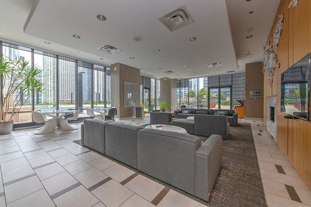 225 N Columbus Drive 8006, Chicago, IL 60601